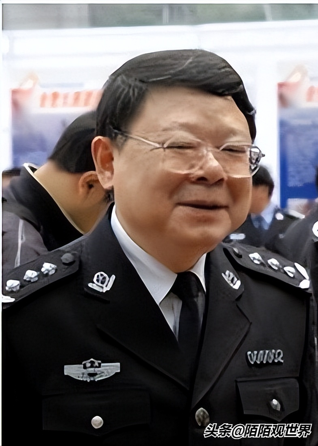 “扫黑局长”文强覆灭记:强奸女学生,玩弄女星,霸占警花十余年
