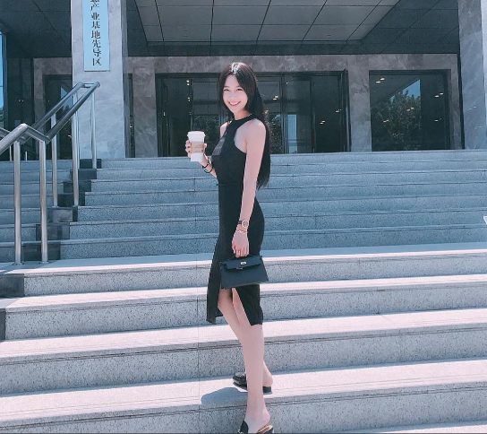 亚洲第一美女克拉拉宣布结婚,曾经在活动现场侧漏巨乳!