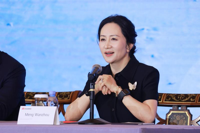 有一种长相叫“富贵脸”,有这4个特征的女人,年纪越大越吃香