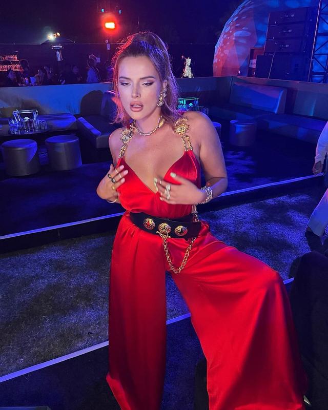 她性感迷人,曲线凹凸,身姿丰腴,她是微胖界的女神:贝拉·索恩