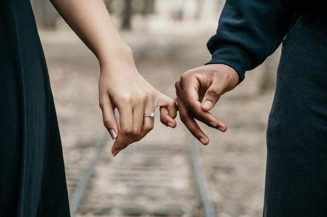 深夜的女生最放松,感性,孤独,那她最喜欢聊什么话题男生你懂吗