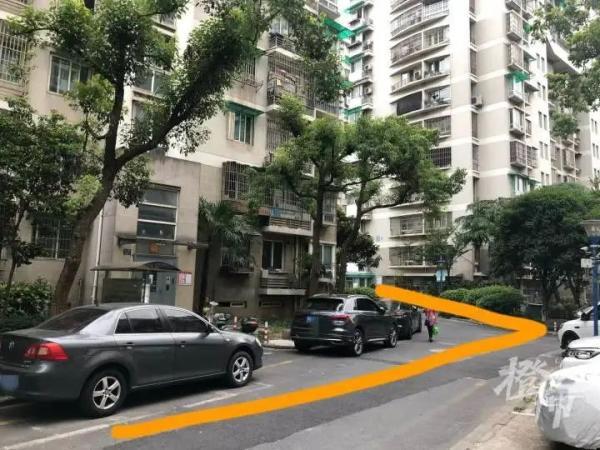 现场监控曝光!5岁小女孩独自在家从7楼坠落,爬起来走了段路求邻居奶奶抱抱