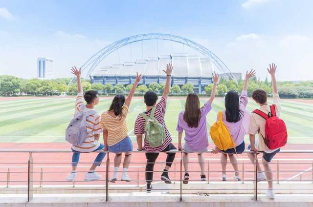 河南一女子在出租屋内“躺平”8年:拒绝一切社交,每月只花500元