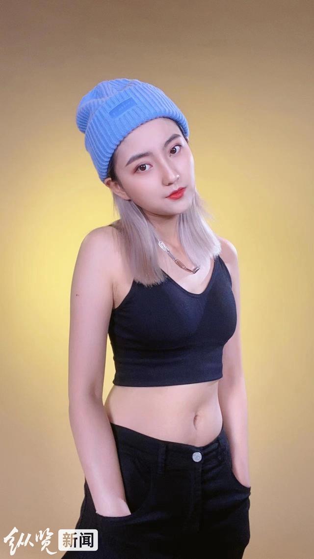 承德姑娘果小菁:“最不正经的京剧演员”,唱国粹京剧,蹦最酷的迪