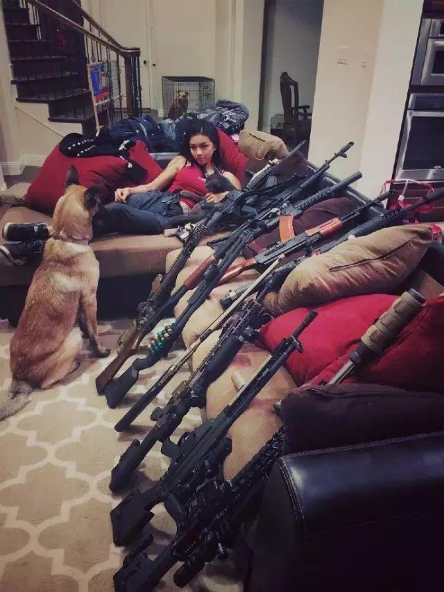 华人美女持枪狂射被人肉!颜值竟如此逆天!不做大哥的……
