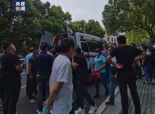 痛心,她才18岁……