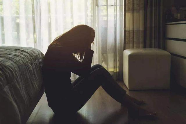 19年华裔美女警官被上司骚扰,胁迫发生关系,曝光后精神崩溃自杀