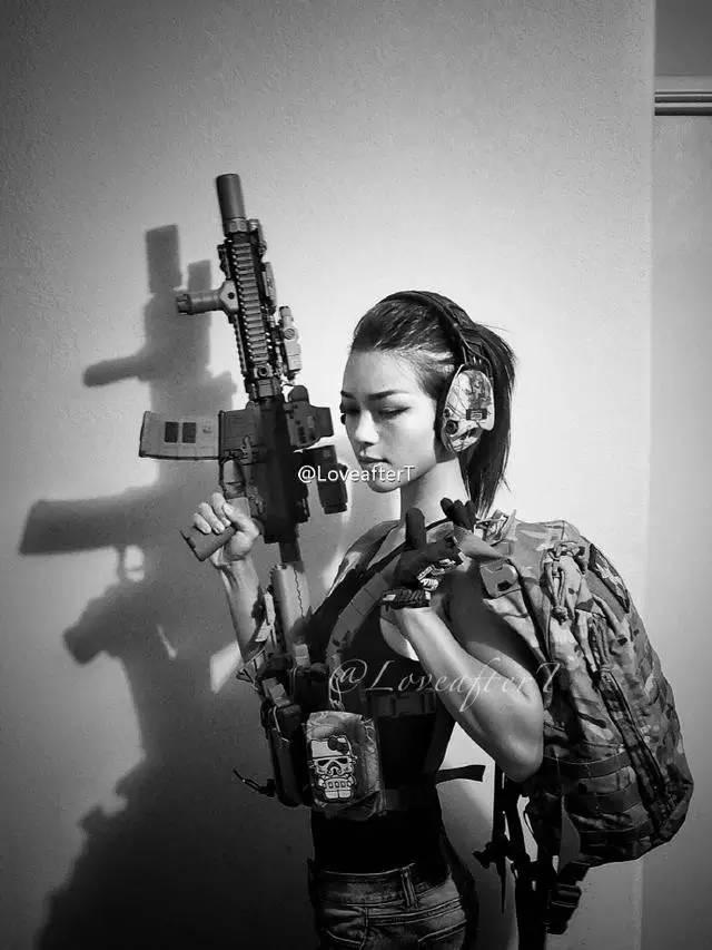 华人美女持枪狂射被人肉!颜值竟如此逆天!不做大哥的……