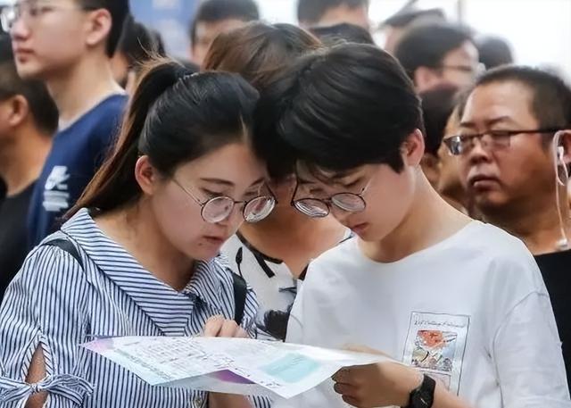 未来5年仍旧是“香饽饽”的专业,待遇好发展前景不错,适合女生