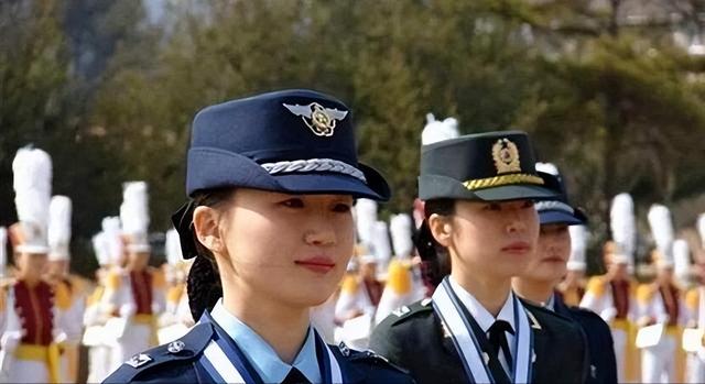21年,韩国女兵被同事侵犯,投诉多次受阻,新婚当天选择自尽身亡
