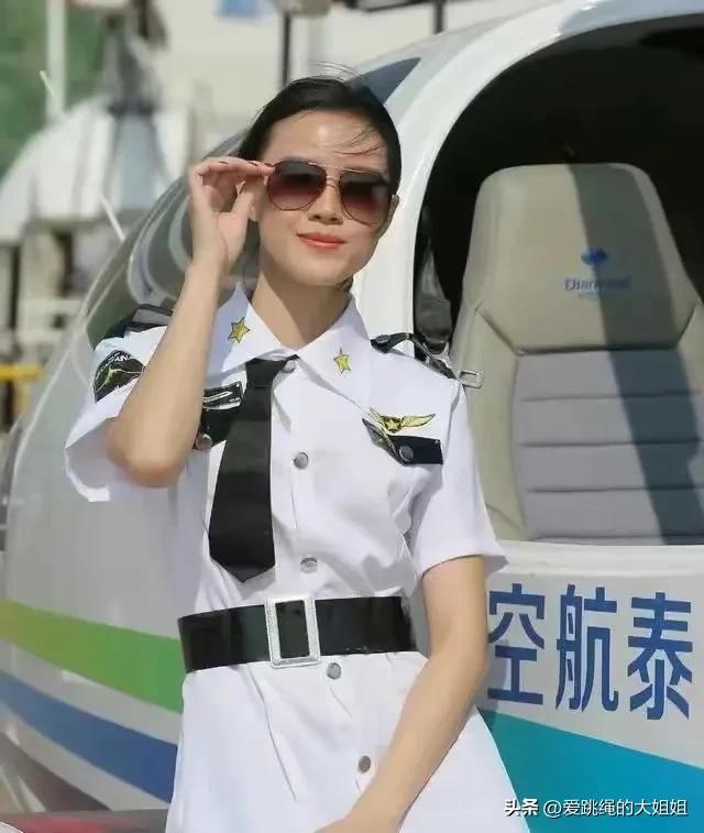 珠海航展上的美女模特,风情万种