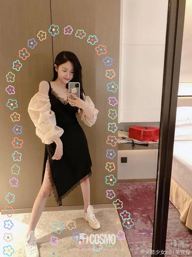 穿细吊带的女孩,迷人都不着痕迹