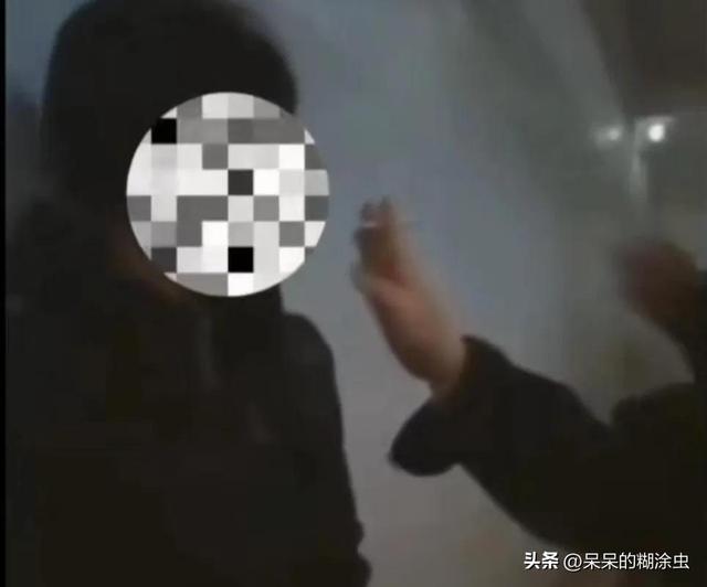 校园霸凌:女孩被扇89个耳光,施暴者强迫吸烟,不吸就拳打脚踢!