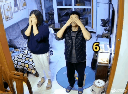 搞笑图片(40)美女,你可千万别撒手啊