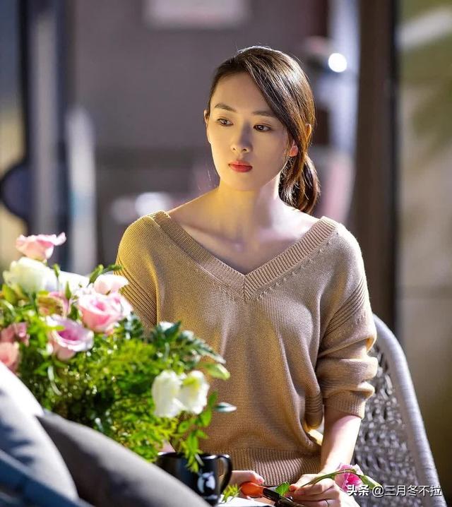 三十岁的女人又叫轻熟女,领略顾佳的美,实现三十岁女人的美
