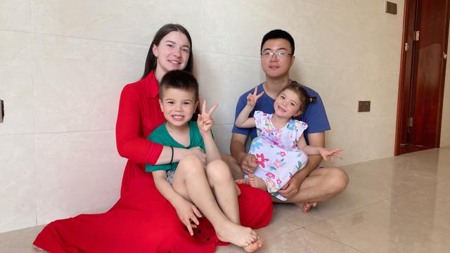 2016年福建农村小伙娶乌克兰美女,生下两个混血宝宝,如今怎样了
