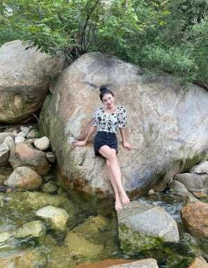 大胆美女图片(街拍光腿夏季性感穿着大长腿美女包臀丰满风韵少妇性感小姐姐)