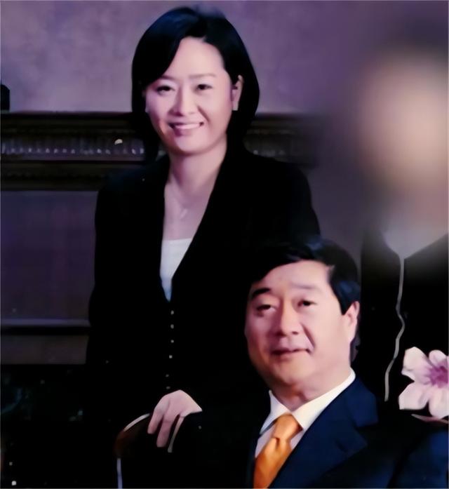 韩国财阀夫人李美兰:住地下室,被丈夫和儿女殴打,56岁跳江自尽