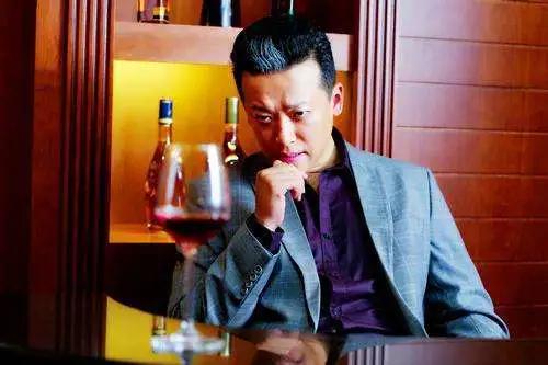 黄晓明出道的《爱情不是游戏》演员现状,20年后,演员差别很明显
