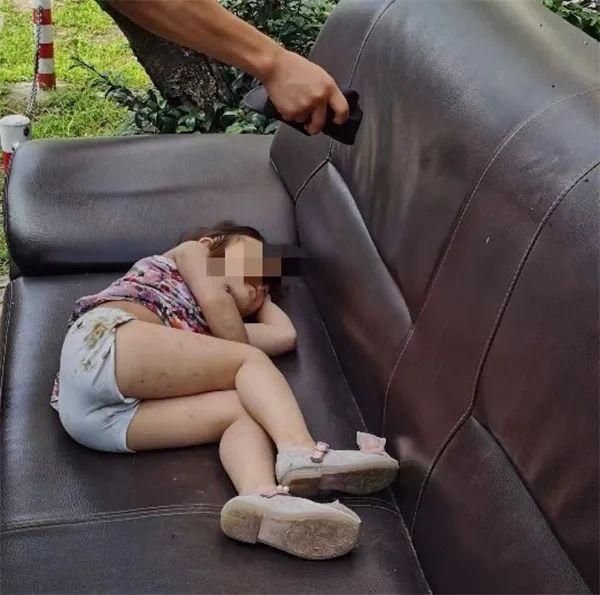 现场监控曝光!5岁小女孩独自在家从7楼坠落,爬起来走了段路求邻居奶奶抱抱