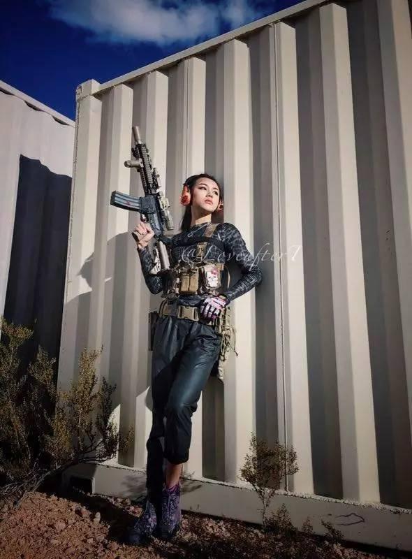 华人美女持枪狂射被人肉!颜值竟如此逆天!不做大哥的……
