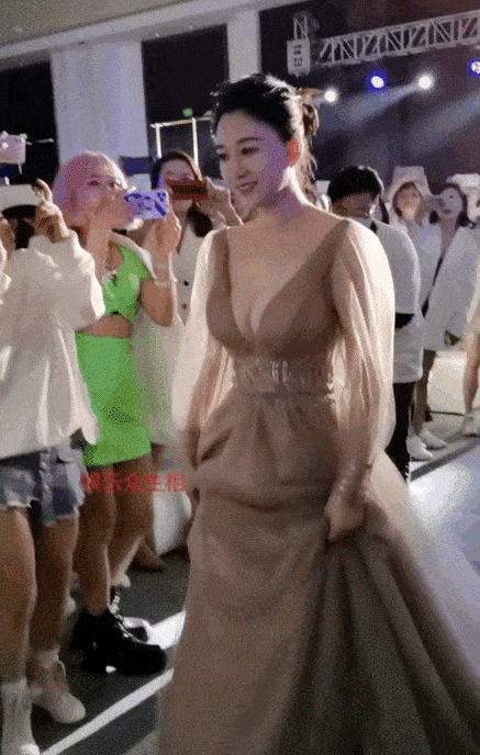 身材丰腴的8位女星,“白幼瘦”在她们面前,根本不值一提