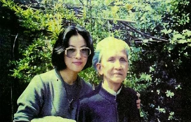 1953年贵州抓获一美女土匪,被捕后无人敢处决,毛主席当场释放