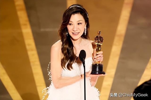 60岁闪耀好莱坞!杨紫琼:在退休的年纪开始逆袭