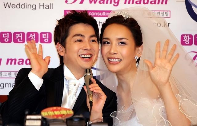 “人造美女”河莉秀:从男人到娇滴滴的小女人,她经历了什么?