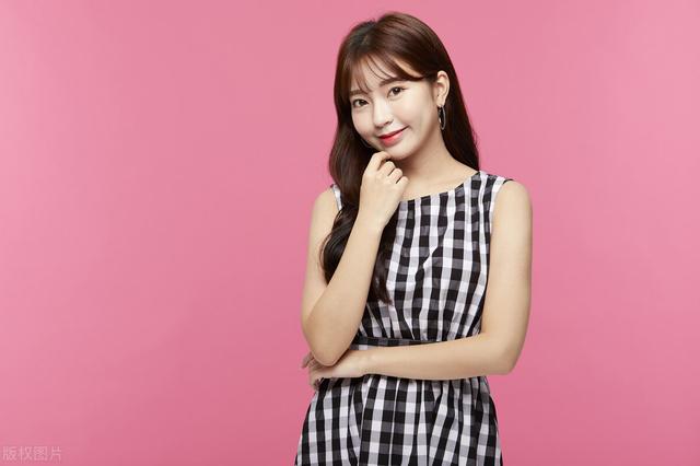 抖音昵称女生简短好听(最吸引人的抖音昵称女)