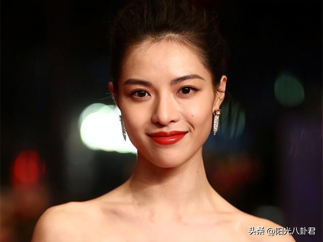 娱乐圈最尴尬的男女撞脸,连细微表情都如出一辙,爱你就像爱自己