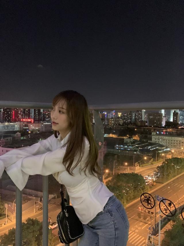 美女主播南波儿深夜发福利 这个身材也太好了!