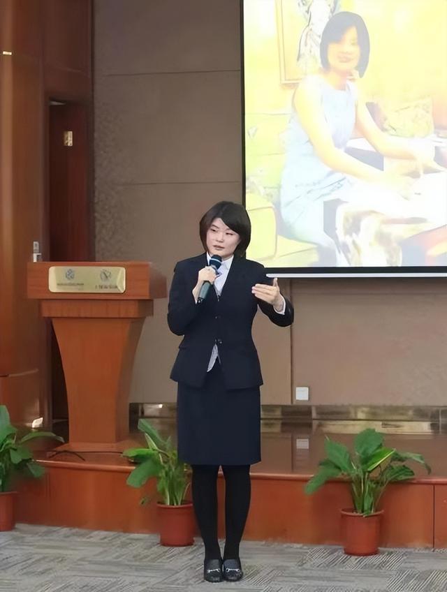 上海85后美女入殓师吴津娜:服务过75000具尸体,从不参加婚礼