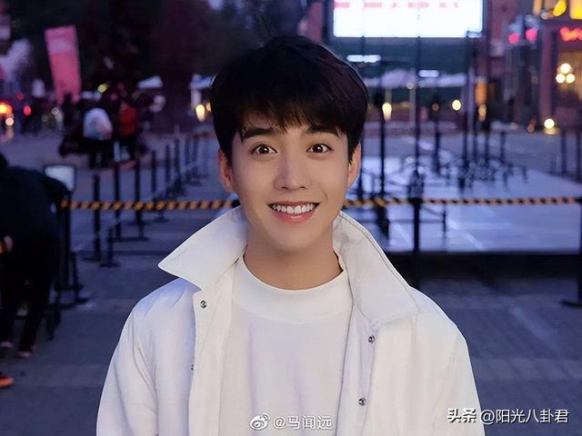 娱乐圈最尴尬的男女撞脸,连细微表情都如出一辙,爱你就像爱自己