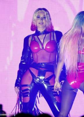 欧美女rapper(澳洲人气女Rapper新专辑上线，却喊话小猪佩奇宣称将它做成培根？)