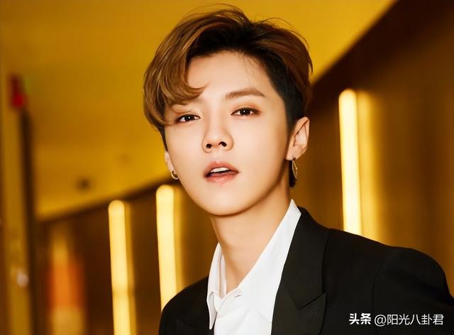 娱乐圈最尴尬的男女撞脸,连细微表情都如出一辙,爱你就像爱自己