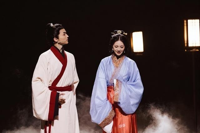 盘子女人坊镜头下的张雨绮，红衣惊艳《美研社》