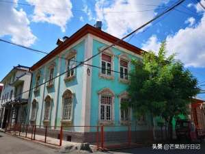 回族美女(新疆旅游，到回族美女家做客，眼界大开，简直是女人梦想的天堂)