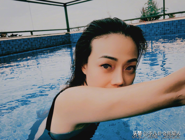 9位港星泳装比美,温碧霞李嘉欣火辣比基尼,容祖儿“出水芙蓉”