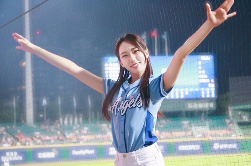 清新正妹林柠檬居然是爱搞怪女孩
