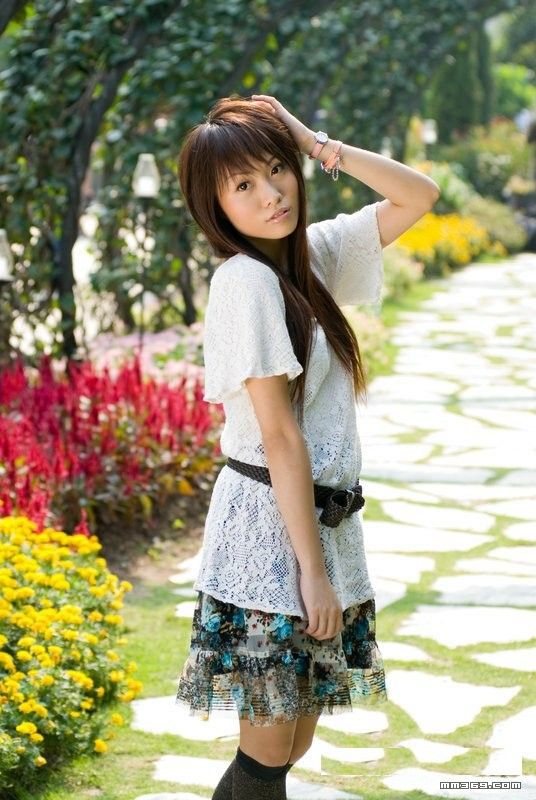 清纯美女公园写真