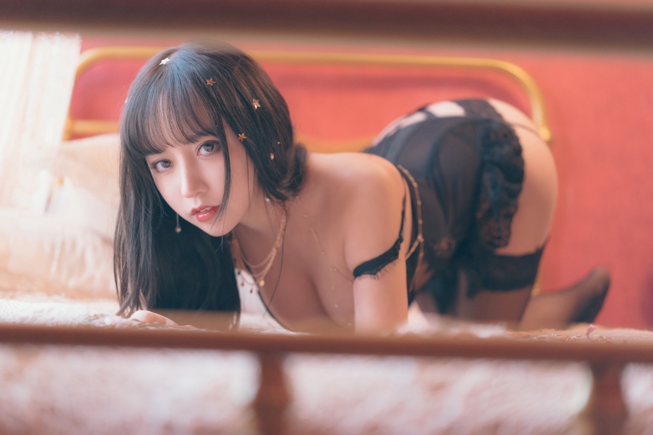 情趣黑丝美女图片