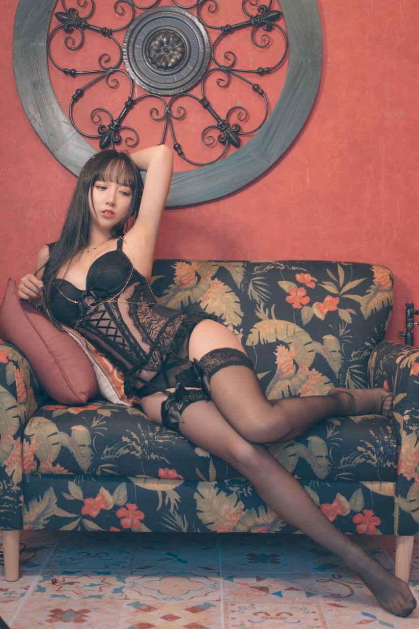 情趣黑丝美女图片