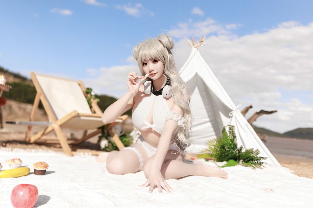 海边娇嫩白皙小美妞
