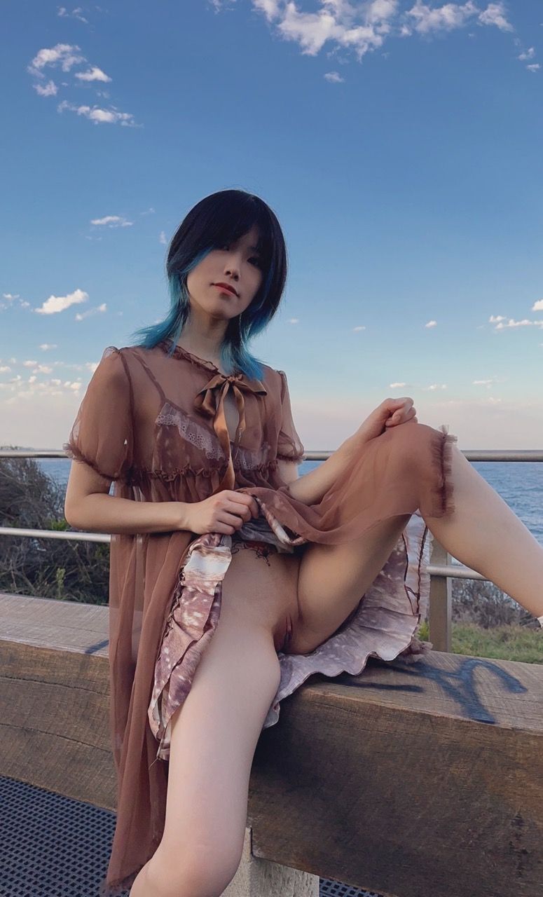爱笑的极品贫乳学生妹