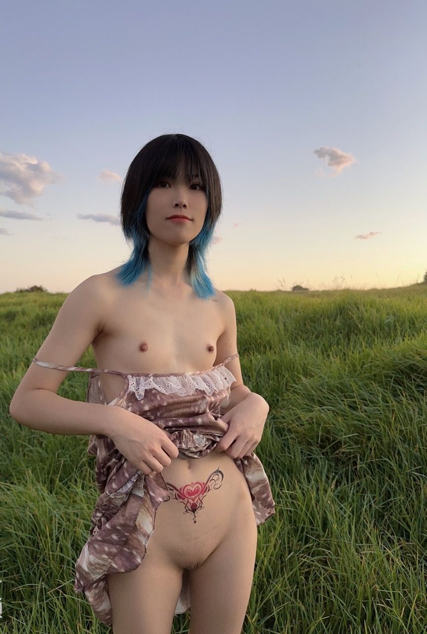 爱笑的极品贫乳学生妹