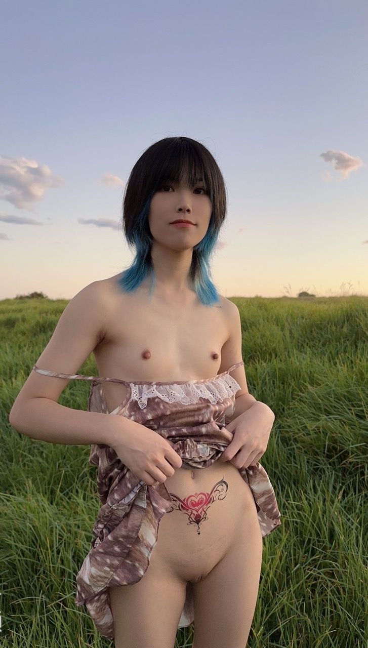 爱笑的极品贫乳学生妹