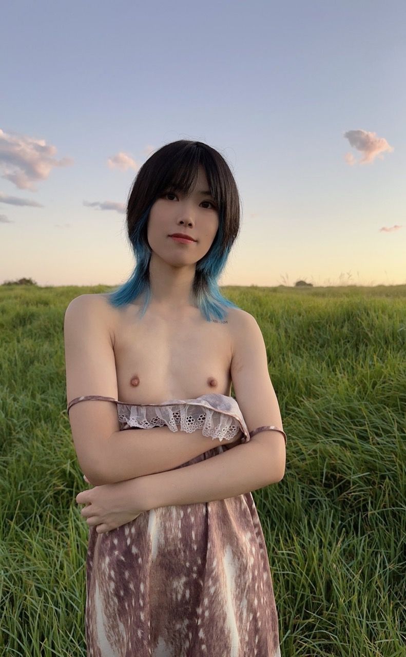 爱笑的极品贫乳学生妹