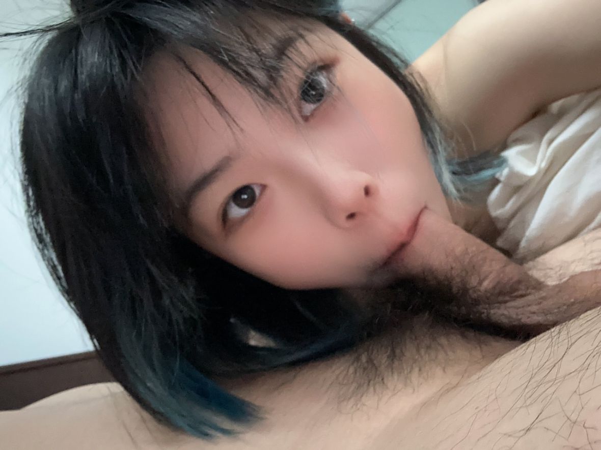 爱笑的极品贫乳学生妹