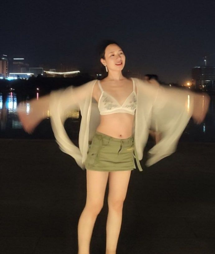 各类露脸反差美女图片 2023082001